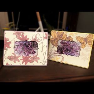 Set of 2 floral 4x6” picture frames